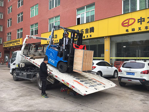 廈門電動叉車公司，銷售比亞迪電動叉車2.5噸一臺